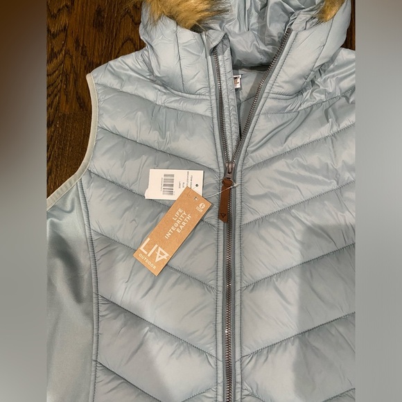 Women’s LIV puffer vest with hood Large NWT - Picture 4 of 5